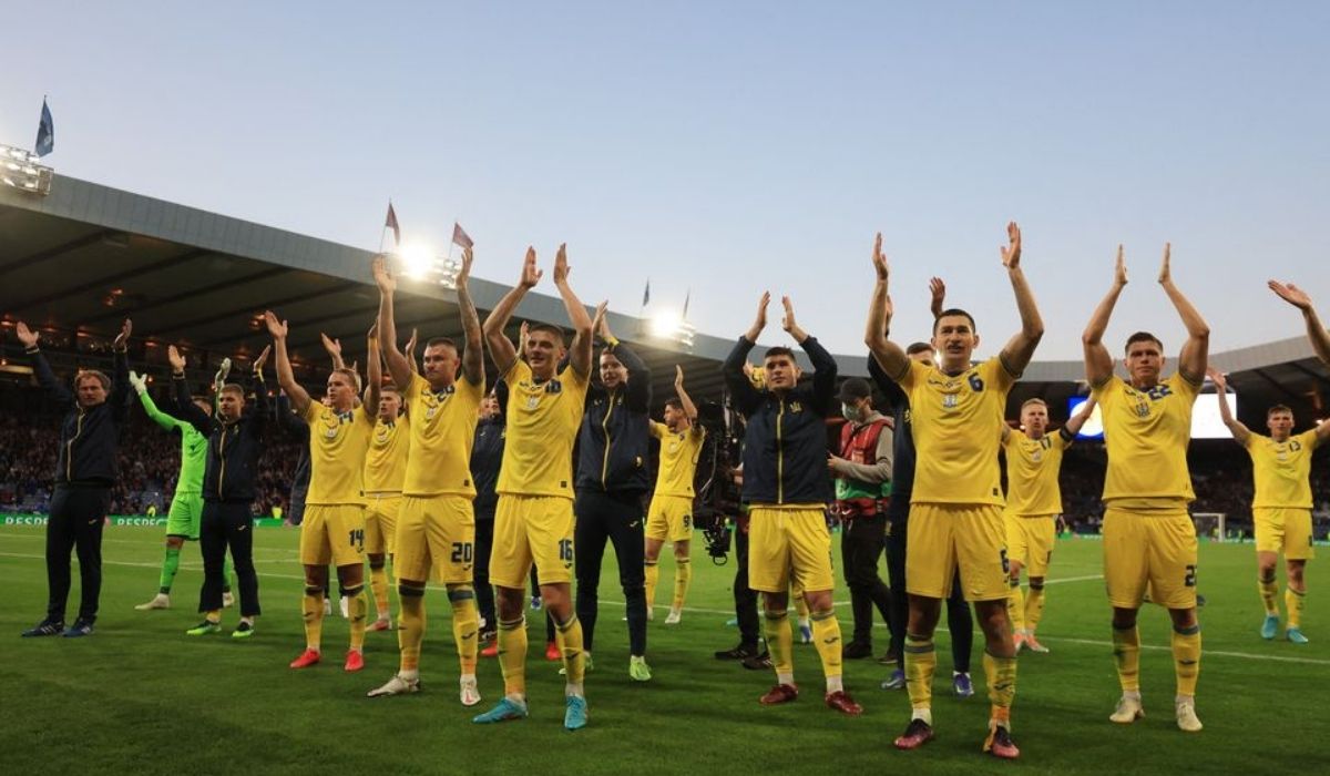 Ukraine beat Scotland to keep World Cup dream alive